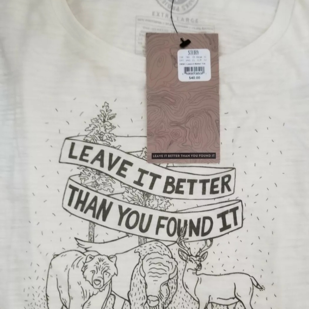 Serra White Graphic Tee - Short Sleeve